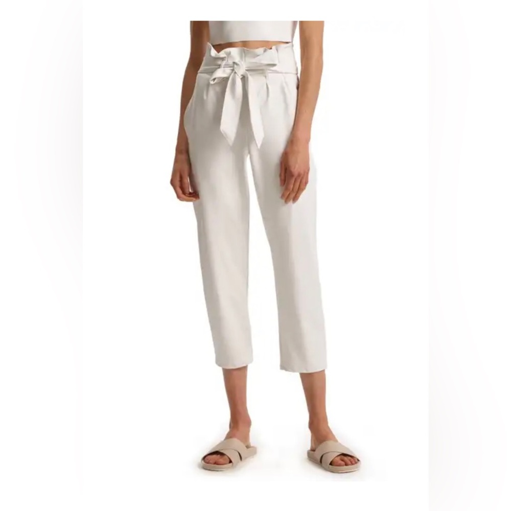 COMMANDO white faux leather paperbag waist crop pants